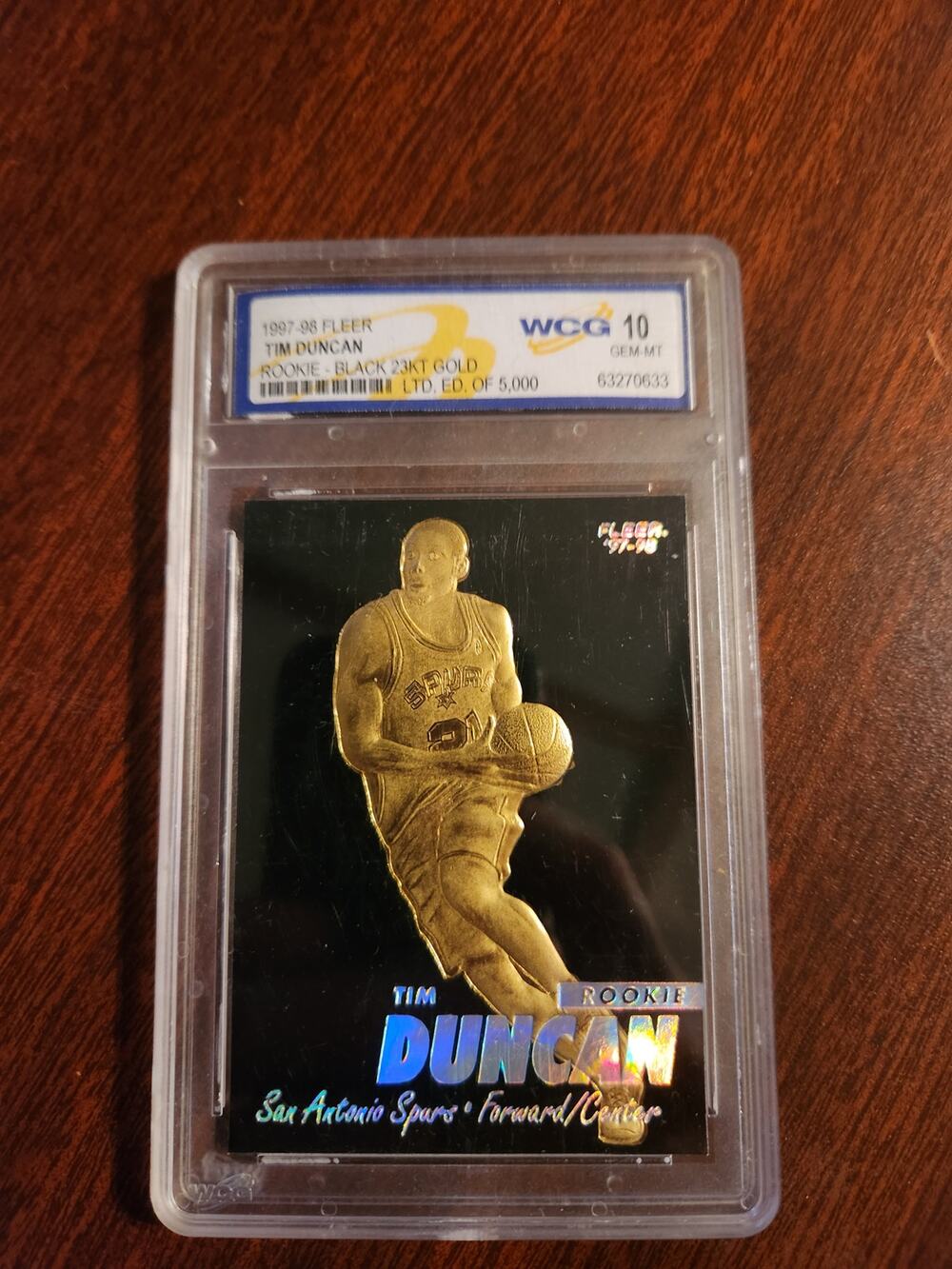 Tim Duncan 1997-98 Fleer Rookie Black 23KT Gold Card WCG 10 Spurs RC